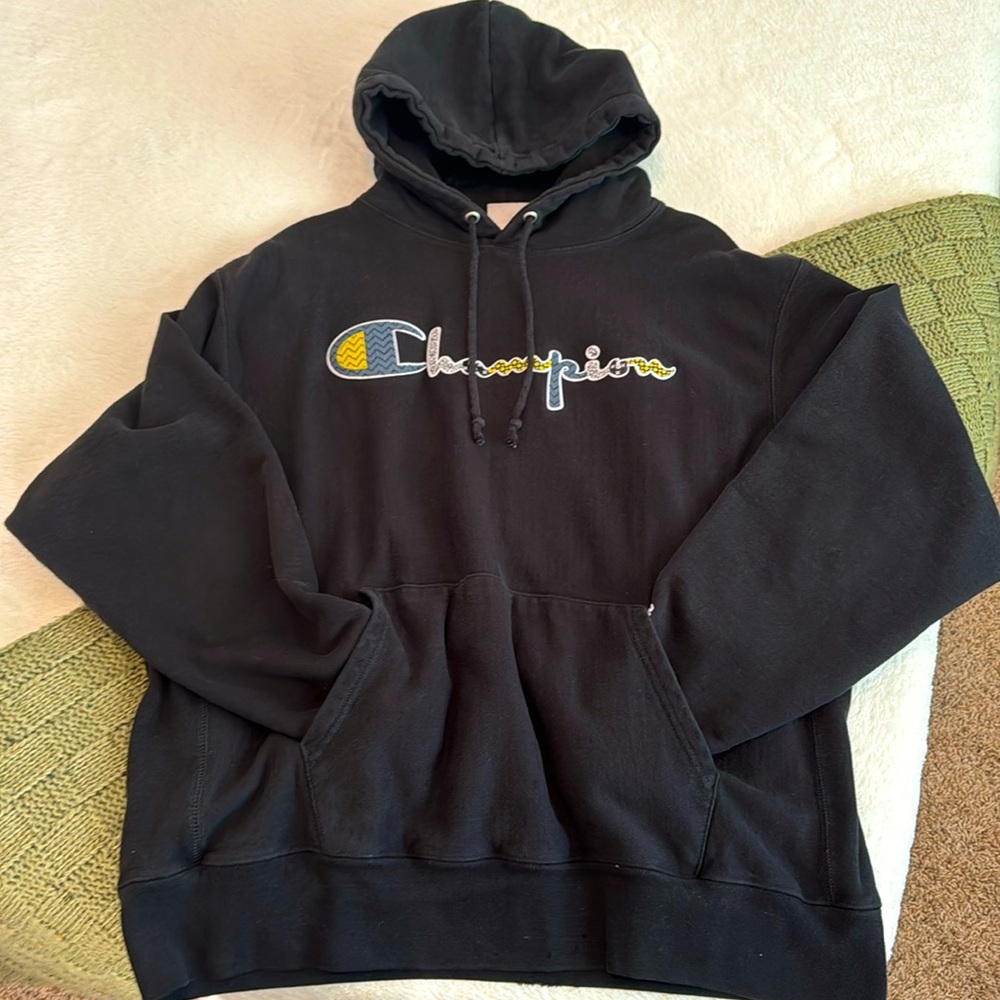 CHAMPION Reverse-weave XL Hoodie.